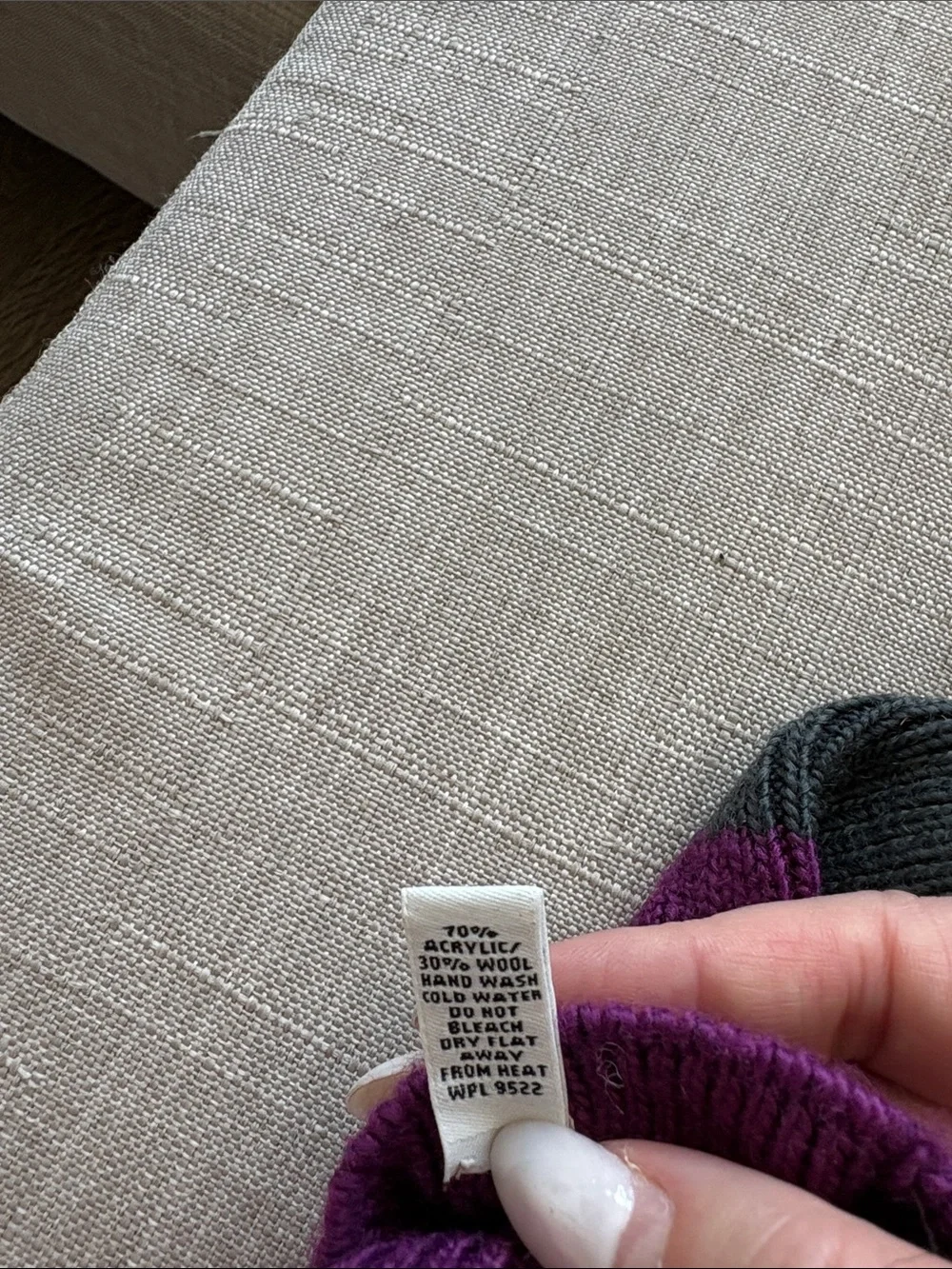 GAP Women's Gray Knit Arm Warmers with Purple Cuff